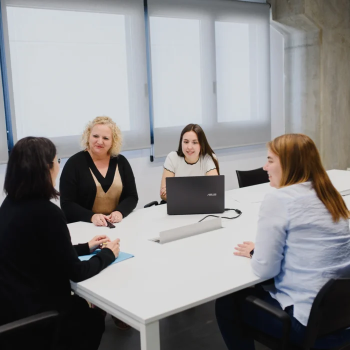 Equipo de Intermark reunido en las oficinas de Terrassa